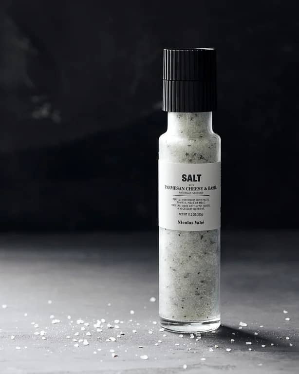 Nicolas Vahé salt med parmesan & basilikum - bilde 2 av 3