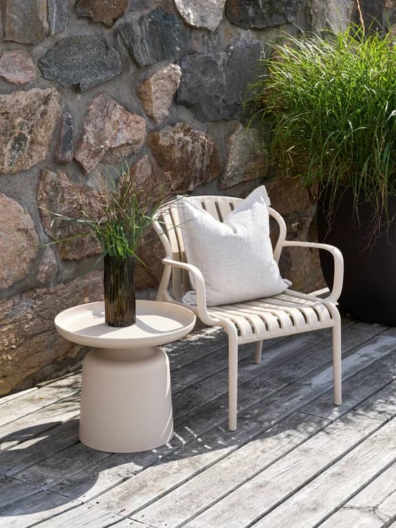 Ystad sidebord i plast - bilde 2 av 3