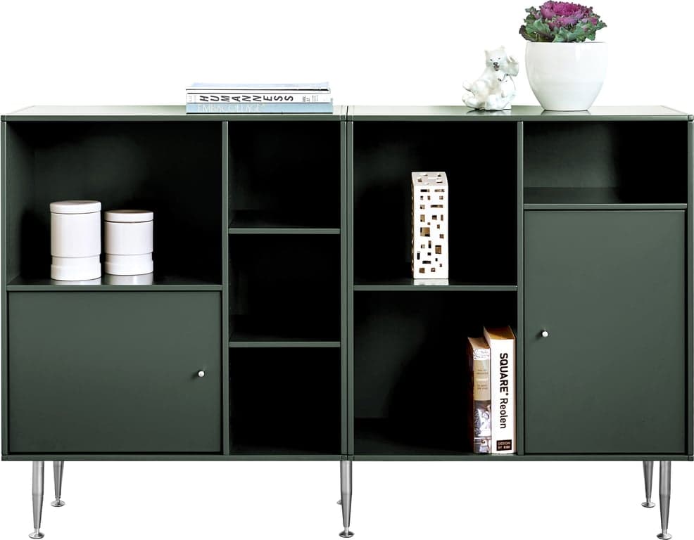 Square Classic oppsett 182 skjenk - 142 x 34 x  H 87 cm. Modulsystem oppsett 182. Nydelig skjenk i mørkegrønn farge, med asymmetriske dører og masse hylleplass. Levers med metallben. - Produktbilde