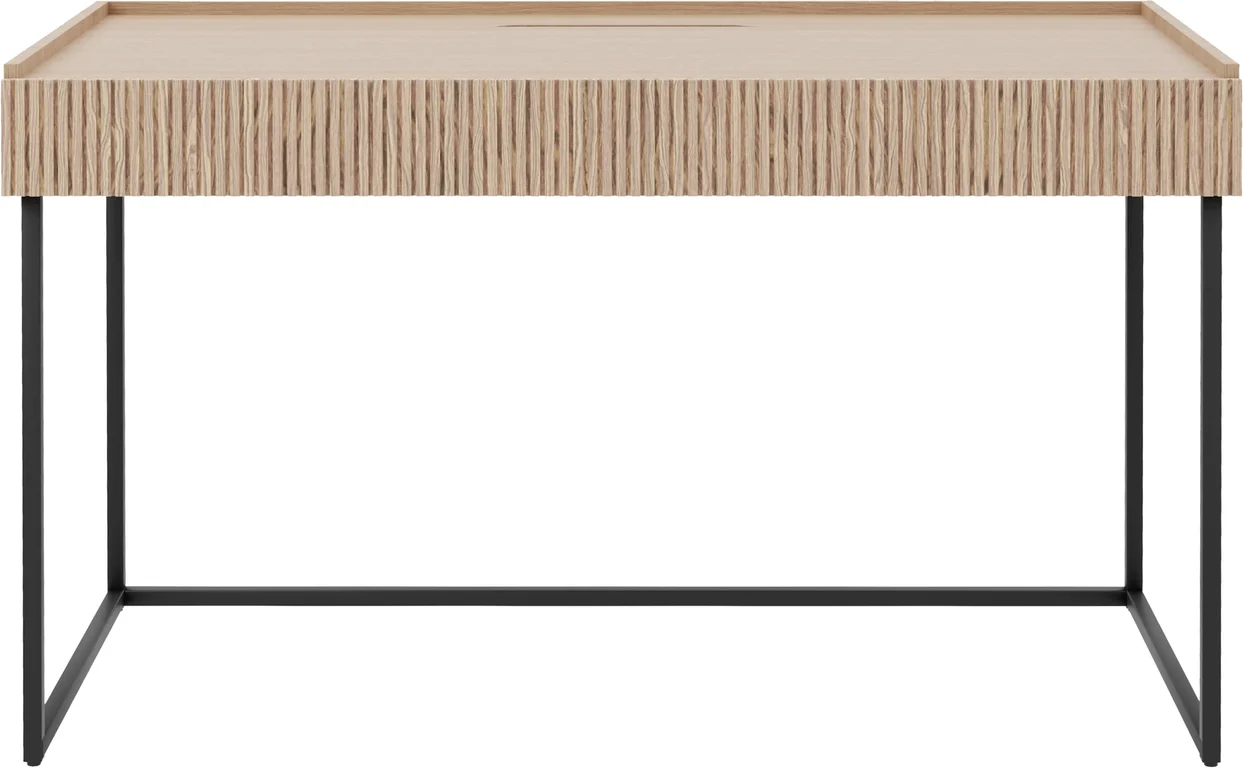 130 x 55, H 76 cm, m/metallben, hvitoljet