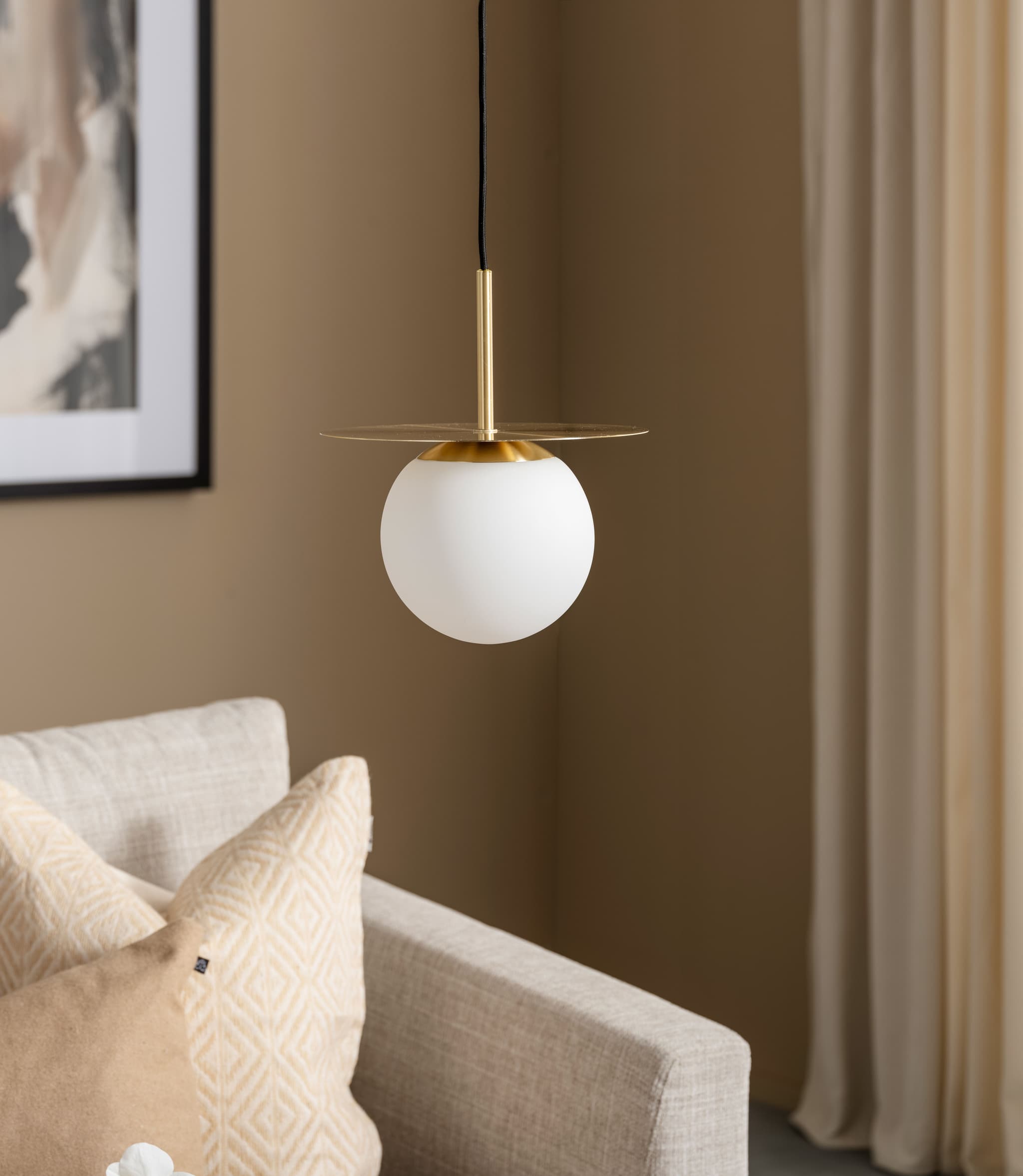 Arenales taklampe fra Fagmøbler