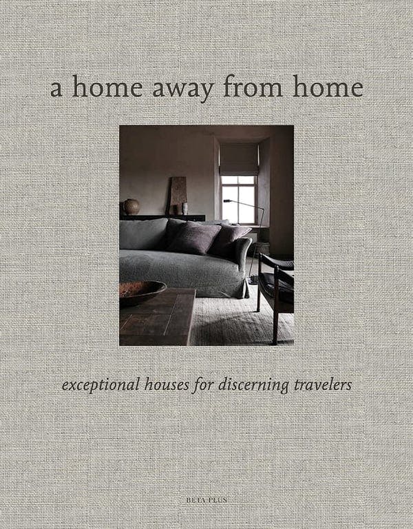 $Bilde av A Home Away from Home (Fra den spennende kolleksjonen av dekorative coffee table books fra New Mags)